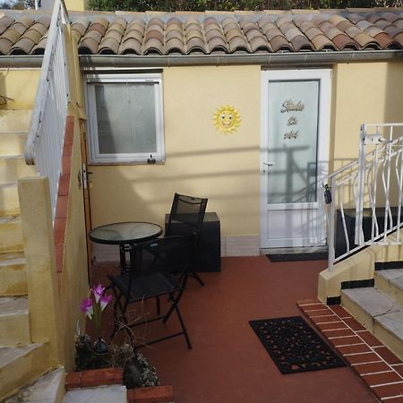 Studio Du Soleil Rez De Jardin Avec Parking Gratuit ว็องส์ ภายนอก รูปภาพ