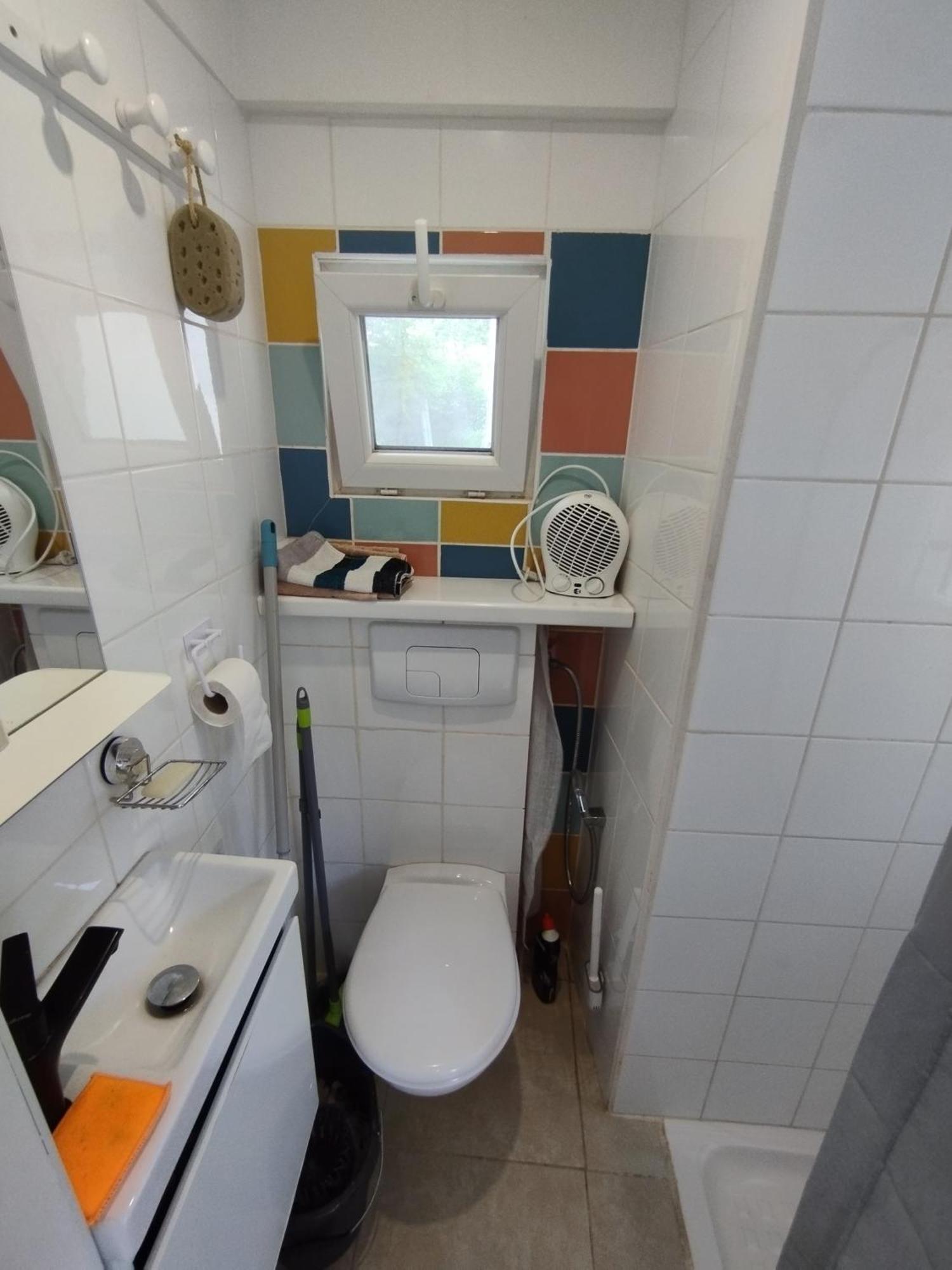 Studio Du Soleil Rez De Jardin Avec Parking Gratuit ว็องส์ ภายนอก รูปภาพ
